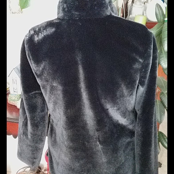 Faux fur jacket - Picture 3 of 3